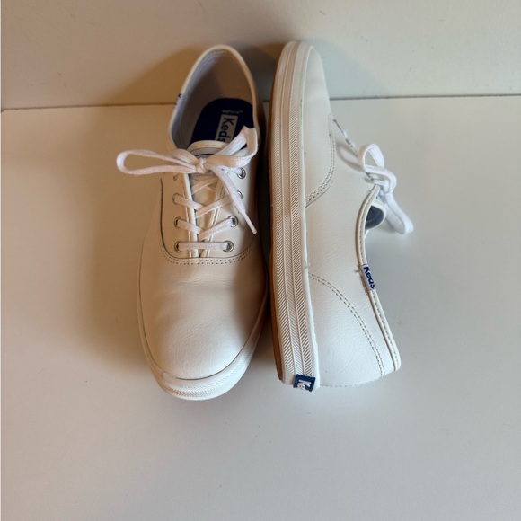 Keds Women’s Champion Sneakers in White Leather Size 10 NEW w/o Box - Picture 1 of 7